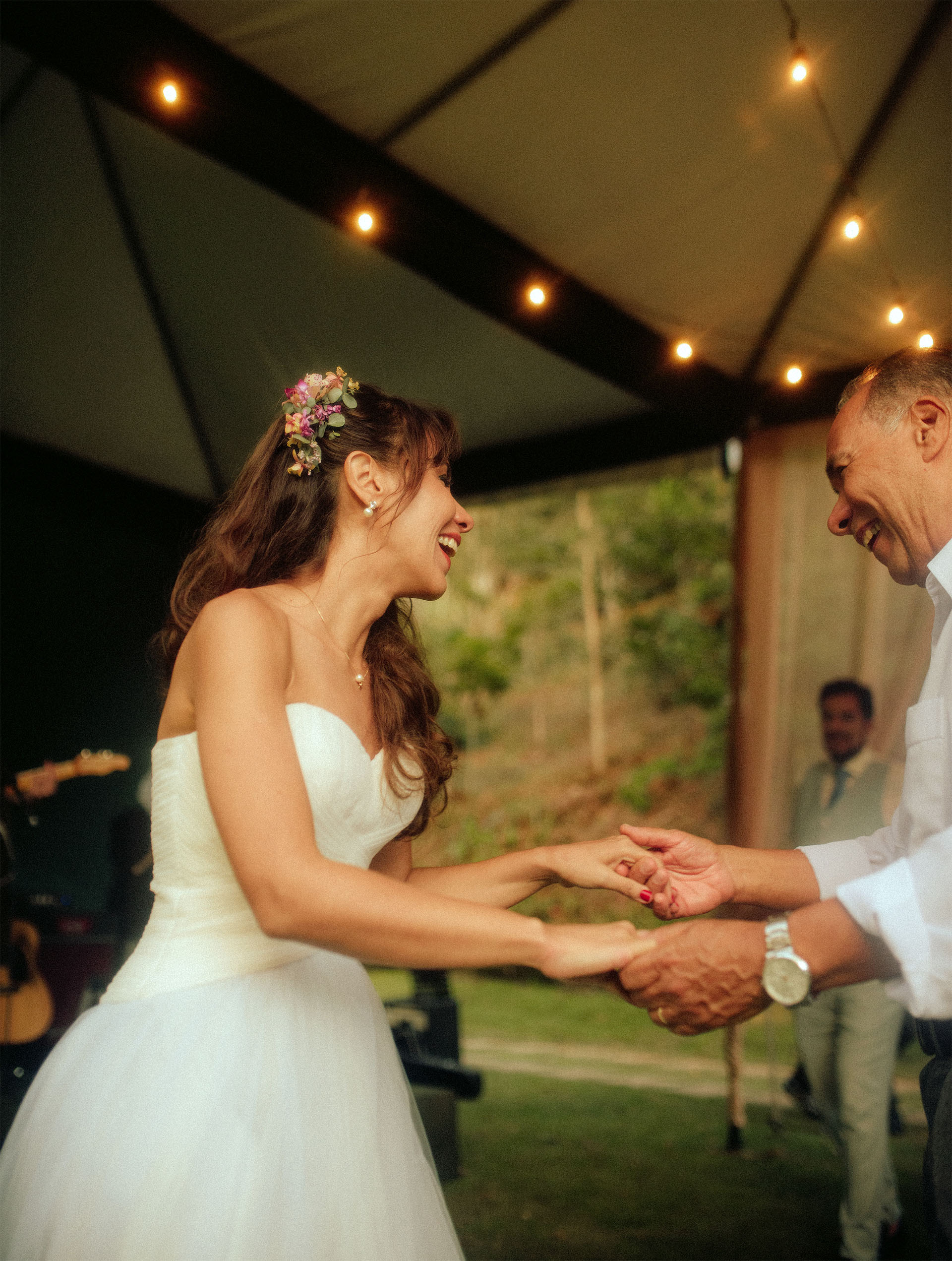 Expressão do noivo Ilia no casamento